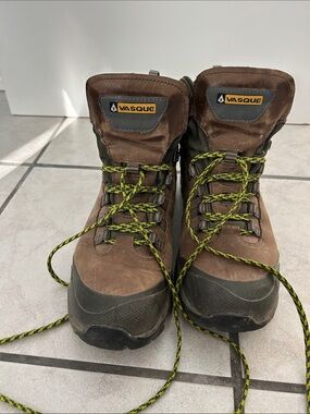 Vasque women’s 9.5 leather Gore-Tex Hiking Boots